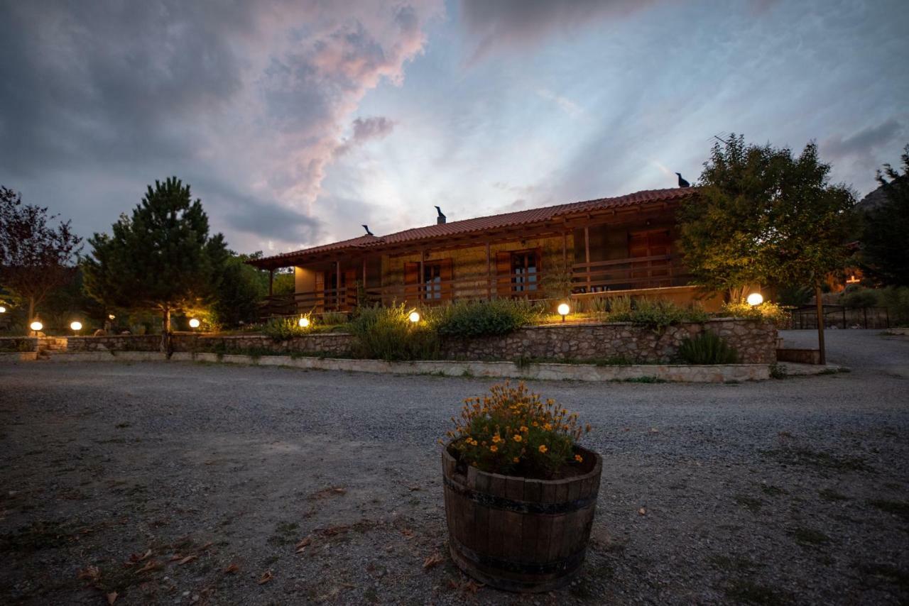 Orias Guesthouse & Farm Kalavryta Exteriör bild